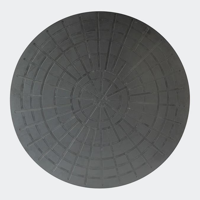 Grooved silicon carbide circular etching tray