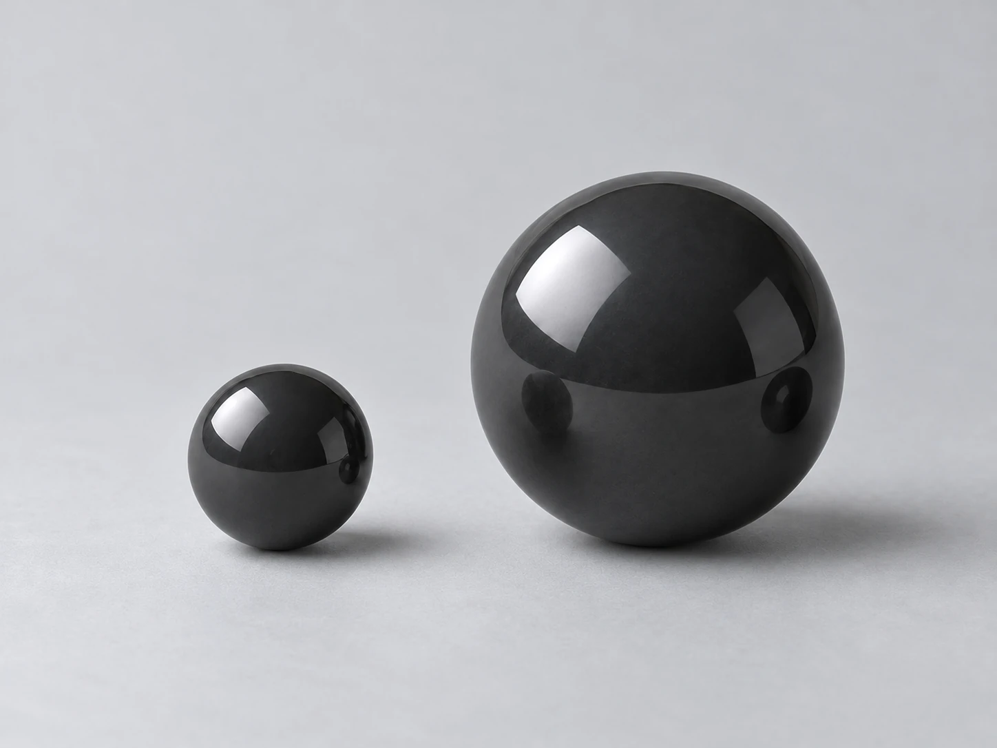 Independent conceptual comparison of two silicon nitride balls with different diameters