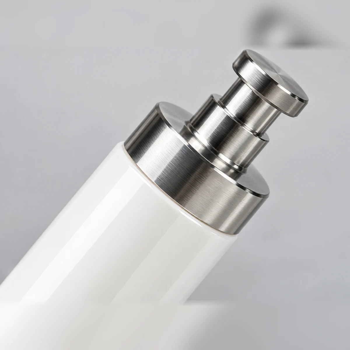 Close-up of a zirconia plunger metal connection